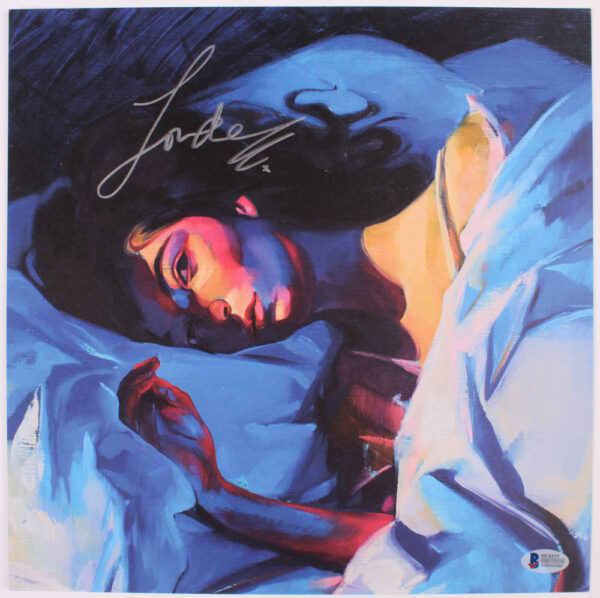 Verified Insignia Authentic Autographed Lorde Melodrama Phtoo